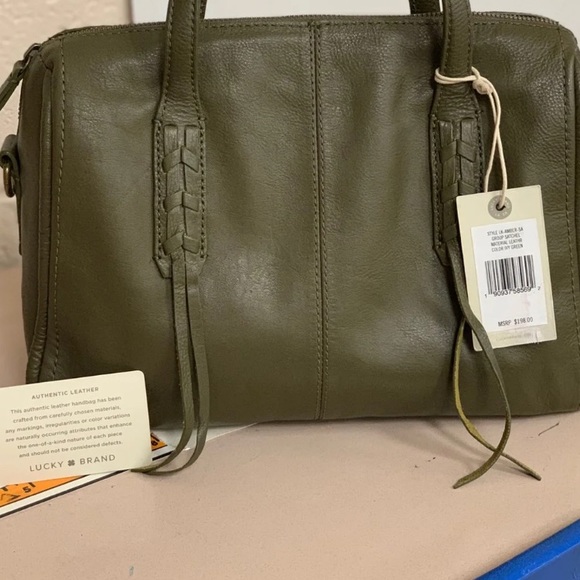 Lucky Brand Handbags - 😍Buy Me 😍Lucky satchel NWT ❤️